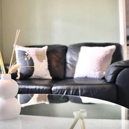 Stunning Apartment, Sleeps 4, Central London, 1 Bedroom, Zone 1, Kennington - Open For Business Stays, Long Stays And Families Relocating Bagian luar foto