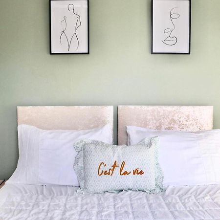 Stunning Apartment, Sleeps 4, Central London, 1 Bedroom, Zone 1, Kennington - Open For Business Stays, Long Stays And Families Relocating Bagian luar foto