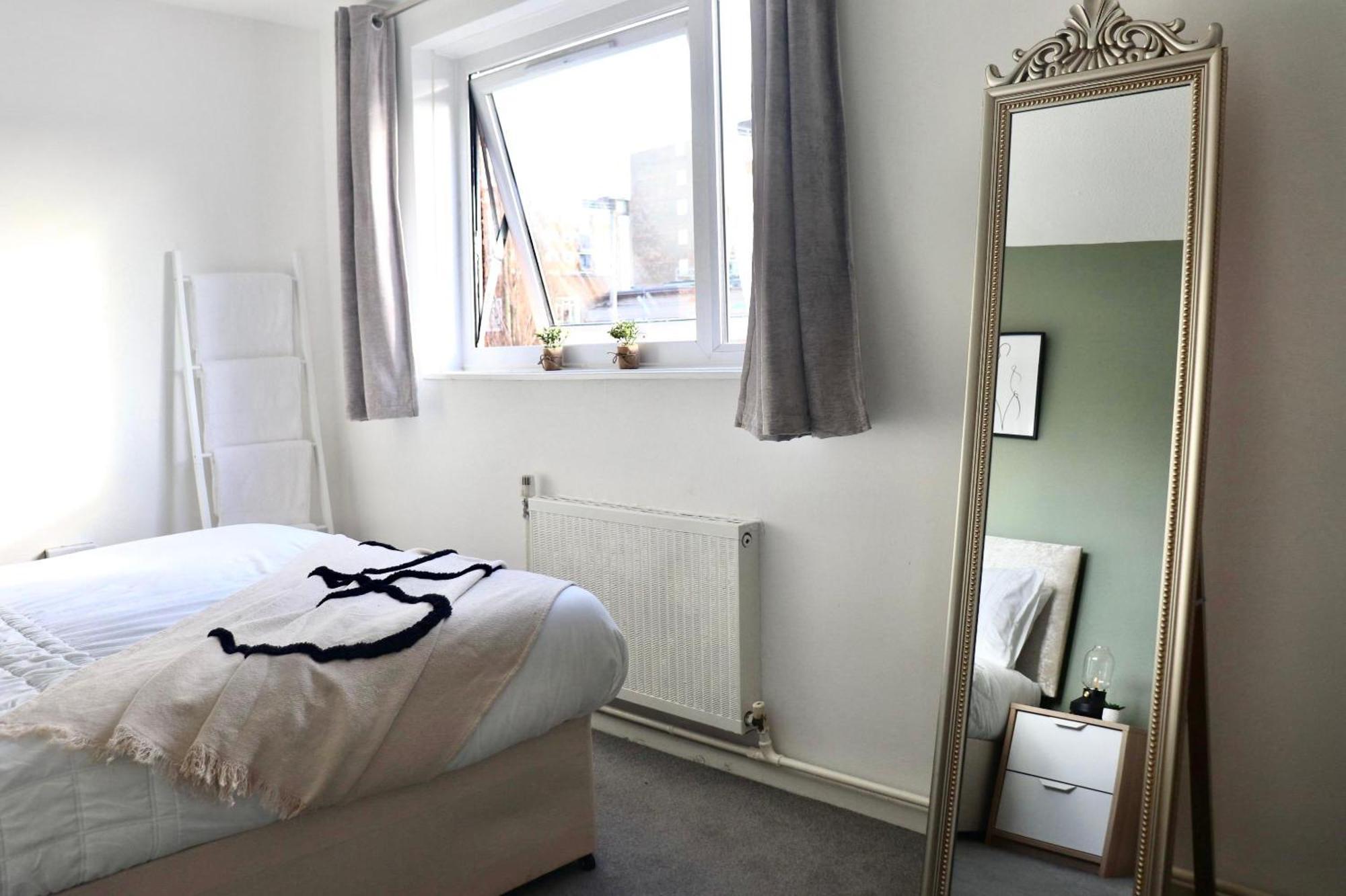 Stunning Apartment, Sleeps 4, Central London, 1 Bedroom, Zone 1, Kennington - Open For Business Stays, Long Stays And Families Relocating Bagian luar foto