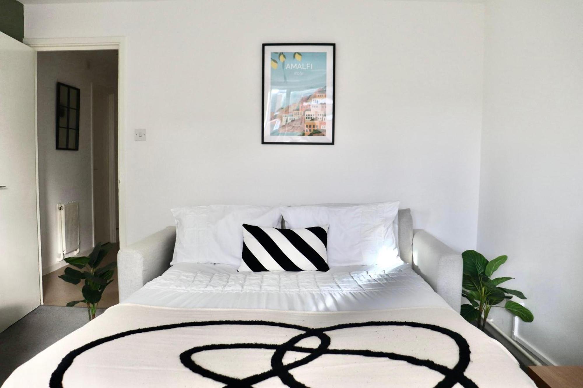 Stunning Apartment, Sleeps 4, Central London, 1 Bedroom, Zone 1, Kennington - Open For Business Stays, Long Stays And Families Relocating Bagian luar foto